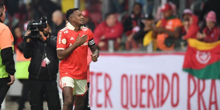 Brasileiro: Inter vence Ceará para continuar lutando pelo título