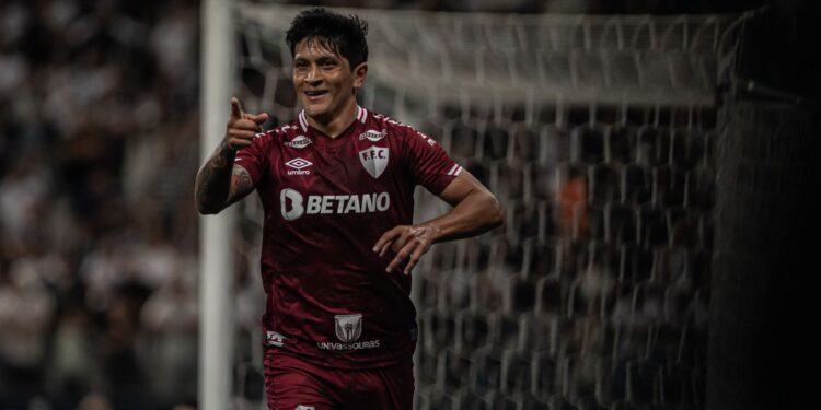 Cano decide e Fluminense derrota Corinthians em Itaquera