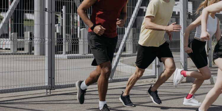 Especialistas explicam importância da prática de exercícios para a saúde física e mental