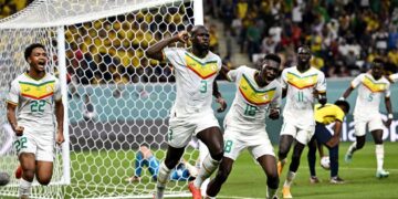 Com homenagem a ídolo, Senegal bate Equador e vai às oitavas da Copa Com homenagem a ídolo, Senegal bate Equador e vai às oitavas da Copa