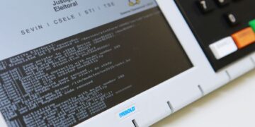 Ministério da Defesa entrega relatório sobre urnas eletrônicas ao TSE