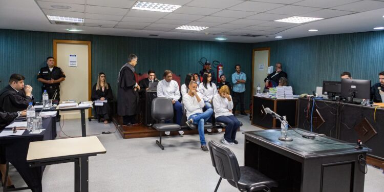 Flordelis é condenada a 50 anos de prisão por assassinato do marido