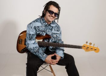 Junior Bazz: conheça o baixista que está ganhando espaço nos palcos do país Junior Bazz: conheça o baixista que está ganhando espaço nos palcos do país