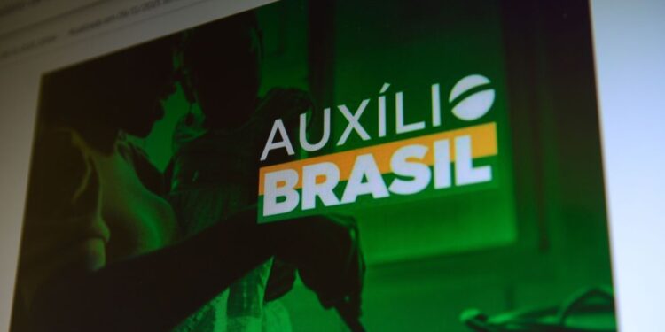 Caixa paga Auxílio Brasil a beneficiários de NIS de final 7 Caixa paga Auxílio Brasil a beneficiários de NIS de final 7