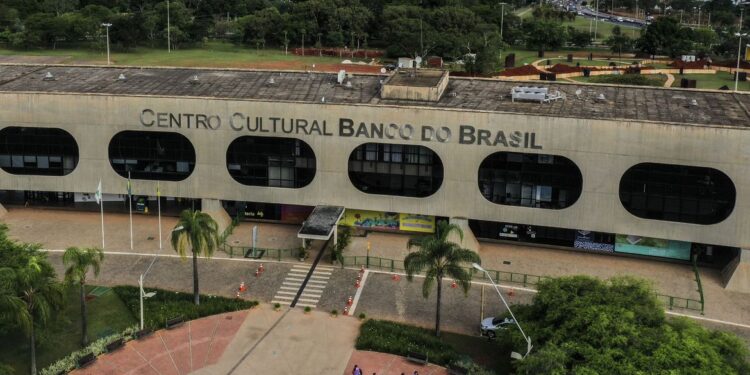 Transição diz que 50% das obras de saneamento estão paradas