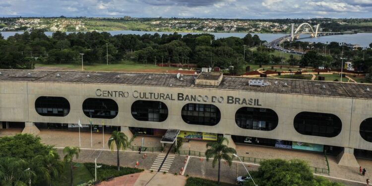 Transição foi a mais participativa e econômica, diz Lula