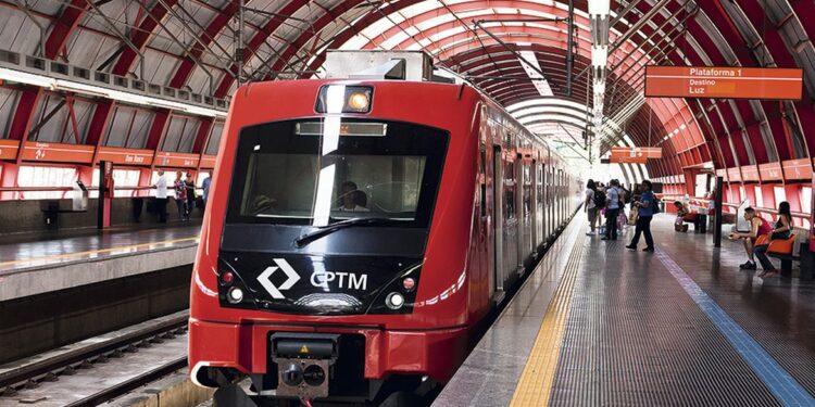 Transporte público grátis para idosos volta a valer em São Paulo Transporte público grátis para idosos volta a valer em São Paulo