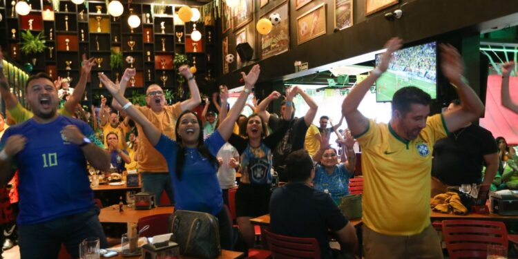 Goleada nas oitavas enche o torcedor de otimismo Goleada nas oitavas enche o torcedor de otimismo