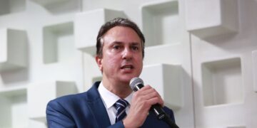 Piso nacional dos professores sobe para R$ 4.420,55