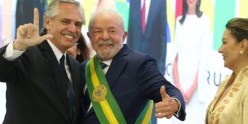 Lula vai estrear agenda internacional com viagem à Argentina