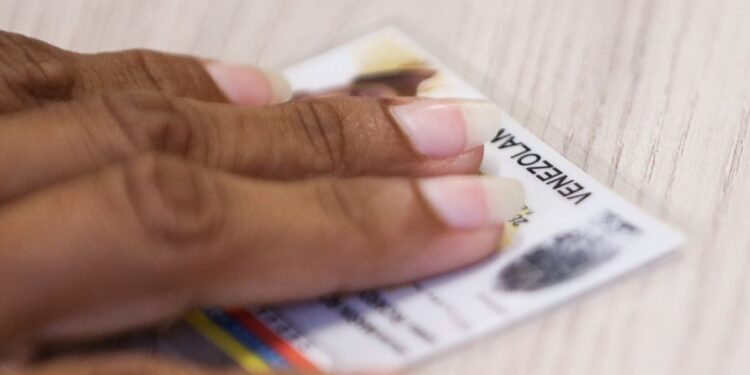 Operação da PF para regularizar documentos de imigrantes tem nova fase Operação da PF para regularizar documentos de imigrantes tem nova fase