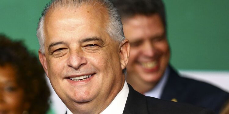 Márcio França assume Ministério de Portos e Aeroportos