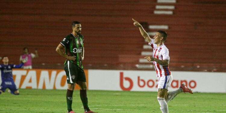 Copa do Nordeste: Náutico vence para assumir ponta do Grupo B Copa do Nordeste: Náutico vence para assumir ponta do Grupo B