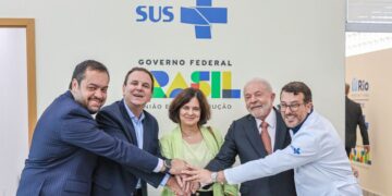 Vacina é direito da criança, diz Nísia sobre regra do Bolsa Família Vacina é direito da criança, diz Nísia sobre regra do Bolsa Família