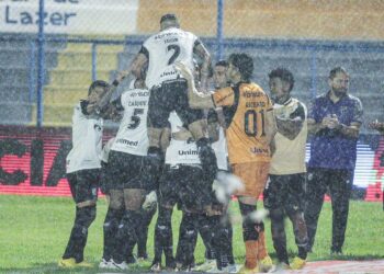 Copa do Nordeste: Ceará atropela Fluminense-PI por 5 a 2 Copa do Nordeste: Ceará atropela Fluminense-PI por 5 a 2