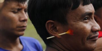 Saúde antecipa vacinação contra covid-19 em terra yanomami Saúde antecipa vacinação contra covid-19 em terra yanomami