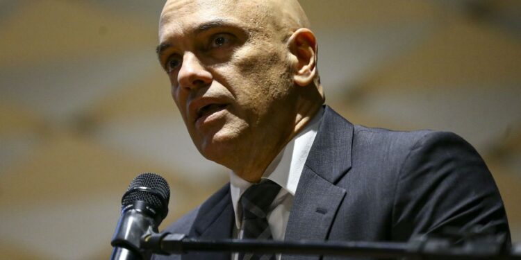 Moraes: tentaram me dar um cartão vermelho, mas o VAR não permitiu Moraes: tentaram me dar um cartão vermelho, mas o VAR não permitiu