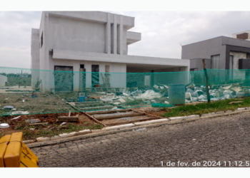 Construtora Perfenge e Instaladora 35.185.234/0001-35 que fez o projeto com Rebeca Vitória Arquitetura e Interiores não entrega casa de família a 3 anos