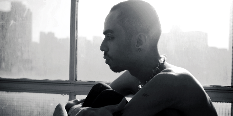 Artista LGBTQ+ Victor John fala sobre próximos passos após lançamento de “Aniquilamento”