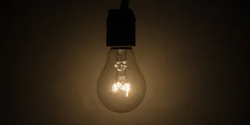 Energia elétrica mais barata em agosto: bandeira tarifária volta a ser verde Energia elétrica mais barata em agosto: bandeira tarifária volta a ser verde