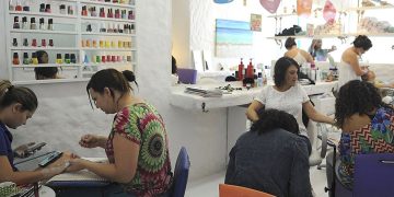 Volume de serviços no Brasil atinge patamar recorde, com alta de 1,7% em junho Volume de serviços no Brasil atinge patamar recorde, com alta de 1,7% em junho