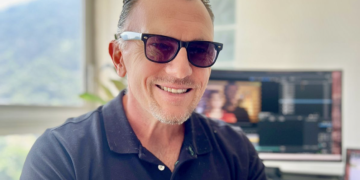 Quentin Lewis vence prêmio como “Melhor Diretor” no festival internacional Lima Webfest Quentin Lewis vence prêmio como “Melhor Diretor” no festival internacional Lima Webfest