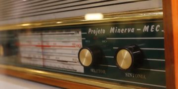 Entenda o que é FM estendida, faixa que vai abrigar rádios que migrarem do AM para o FM