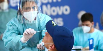 InfoGripe: Covid-19 continua em queda no Centro-Sul do país InfoGripe: Covid-19 continua em queda no Centro-Sul do país