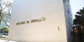 Medicina: MEC nega abertura de 9 novos cursos; decisão impacta formação de médicos no país, defende entidade Medicina: MEC nega abertura de 9 novos cursos; decisão impacta formação de médicos no país, defende entidade