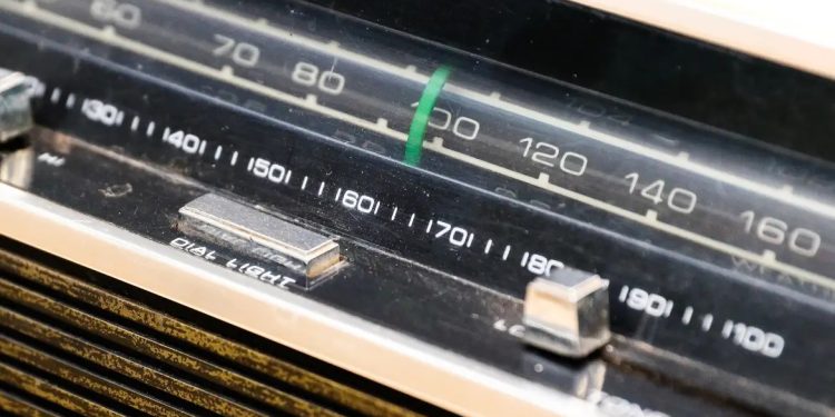 Projeto de Lei propõe fabricação de aparelhos de rádio compatíveis com FM estendida