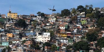 Censo Demográfico: 8,1% da população do país vive em favelas e comunidades urbanas no Brasil Censo Demográfico: 8,1% da população do país vive em favelas e comunidades urbanas no Brasil