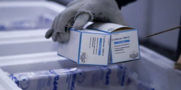 Covid-19: Ministério da Saúde distribui 1,2 mi de doses de vacina para estados e DF Covid-19: Ministério da Saúde distribui 1,2 mi de doses de vacina para estados e DF