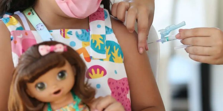 InfoGripe: SRAG por Covid-19 tem maior impacto em crianças e idosos InfoGripe: SRAG por Covid-19 tem maior impacto em crianças e idosos