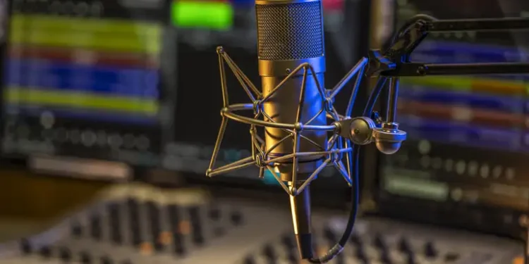 Rádio faz parte do cotidiano de 79% da população brasileira, diz pesquisa Rádio faz parte do cotidiano de 79% da população brasileira, diz pesquisa