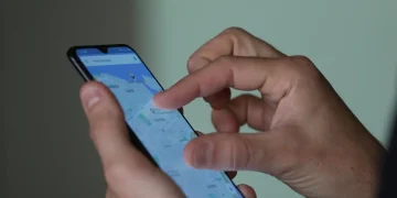 86% dos brasileiros defendem restrição do uso de celulares nas escolas 86% dos brasileiros defendem restrição do uso de celulares nas escolas