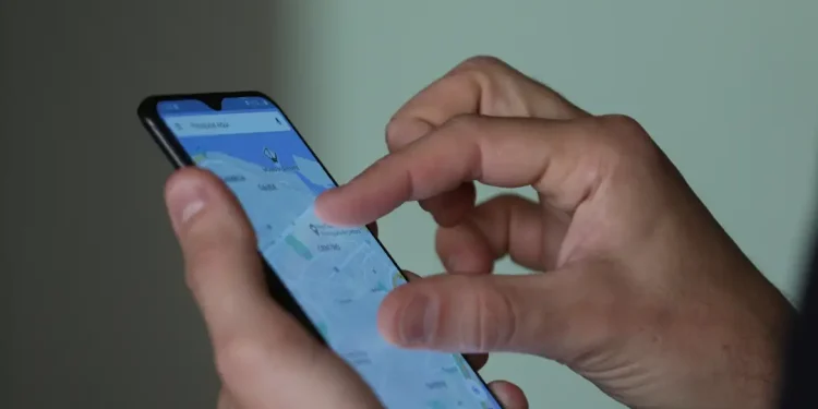 86% dos brasileiros defendem restrição do uso de celulares nas escolas 86% dos brasileiros defendem restrição do uso de celulares nas escolas