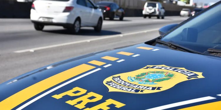 Operação Ano Novo: PRF intensifica combate à embriaguez ao volante Operação Ano Novo: PRF intensifica combate à embriaguez ao volante