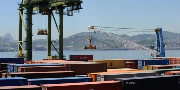 Roubos ou furtos de patrimônio afetam 54% das empresas, revela CNI Roubos ou furtos de patrimônio afetam 54% das empresas, revela CNI