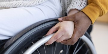 BPC: quem precisa de cuidador pode ganhar acréscimo de 25% no benefício, prevê projeto BPC: quem precisa de cuidador pode ganhar acréscimo de 25% no benefício, prevê projeto