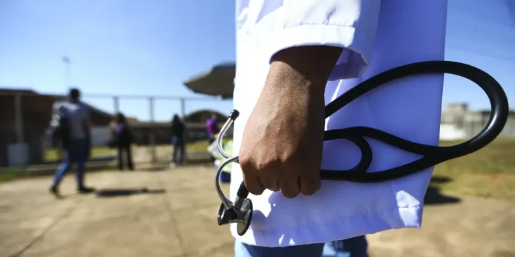 Profissionais de saúde: emissão de recibo médico será feita exclusivamente pelo Receita Saúde Profissionais de saúde: emissão de recibo médico será feita exclusivamente pelo Receita Saúde