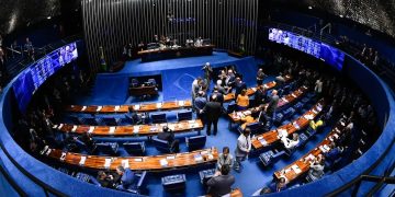 Projeto aumenta pena para desvios para desvio de recursos públicos em educação, saúde e seguridade social Projeto aumenta pena para desvios para desvio de recursos públicos em educação, saúde e seguridade social