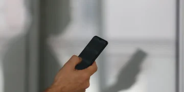 Projeto simplifica cancelamento de serviços de internet e telefonia Projeto simplifica cancelamento de serviços de internet e telefonia