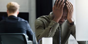 Afastamento do trabalho por transtornos mentais ultrapassaram 400 mil em 2024 Afastamento do trabalho por transtornos mentais ultrapassaram 400 mil em 2024