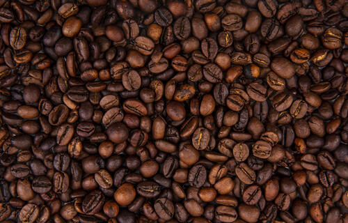 Café arábica recua 0,11% e saca custa R$ 2.766,37 Café arábica recua 0,11% e saca custa R$ 2.766,37