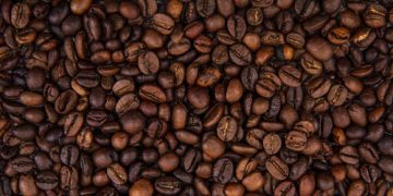Café arábica volta a subir e custa R$ 2.666,28 Café arábica volta a subir e custa R$ 2.666,28