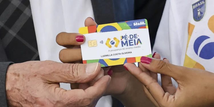 Pé-de-Meia: ainda sem acordo, DPU pede liberação do programa ao TCU Pé-de-Meia: ainda sem acordo, DPU pede liberação do programa ao TCU