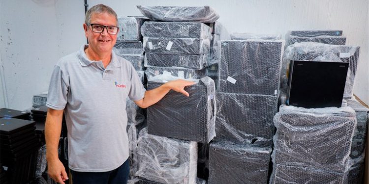 RS: Centro de capacitação em informática supera perdas em enchente com ajuda de voluntários