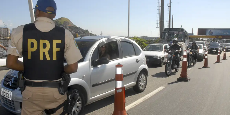 Estradas: PRF faz operação Semana Santa/Tiradentes 2025 Estradas: PRF faz operação Semana Santa/Tiradentes 2025