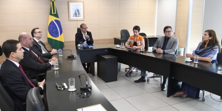 Governo Federal ajuda famílias que ainda não receberam o Auxílio Reconstrução Governo Federal ajuda famílias que ainda não receberam o Auxílio Reconstrução