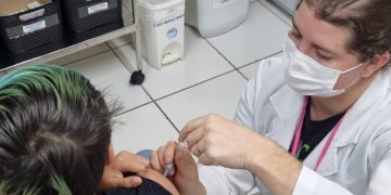 Vacinação nas escolas públicas: ação vai até 25 de abril Vacinação nas escolas públicas: ação vai até 25 de abril